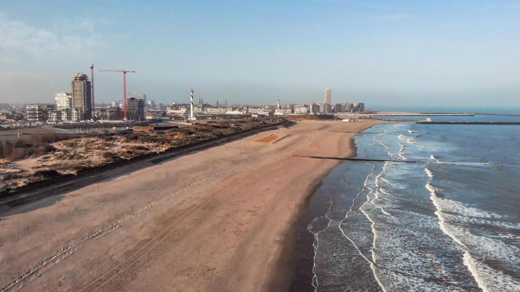 Voeten In Het Zand Ostend Luaran gambar